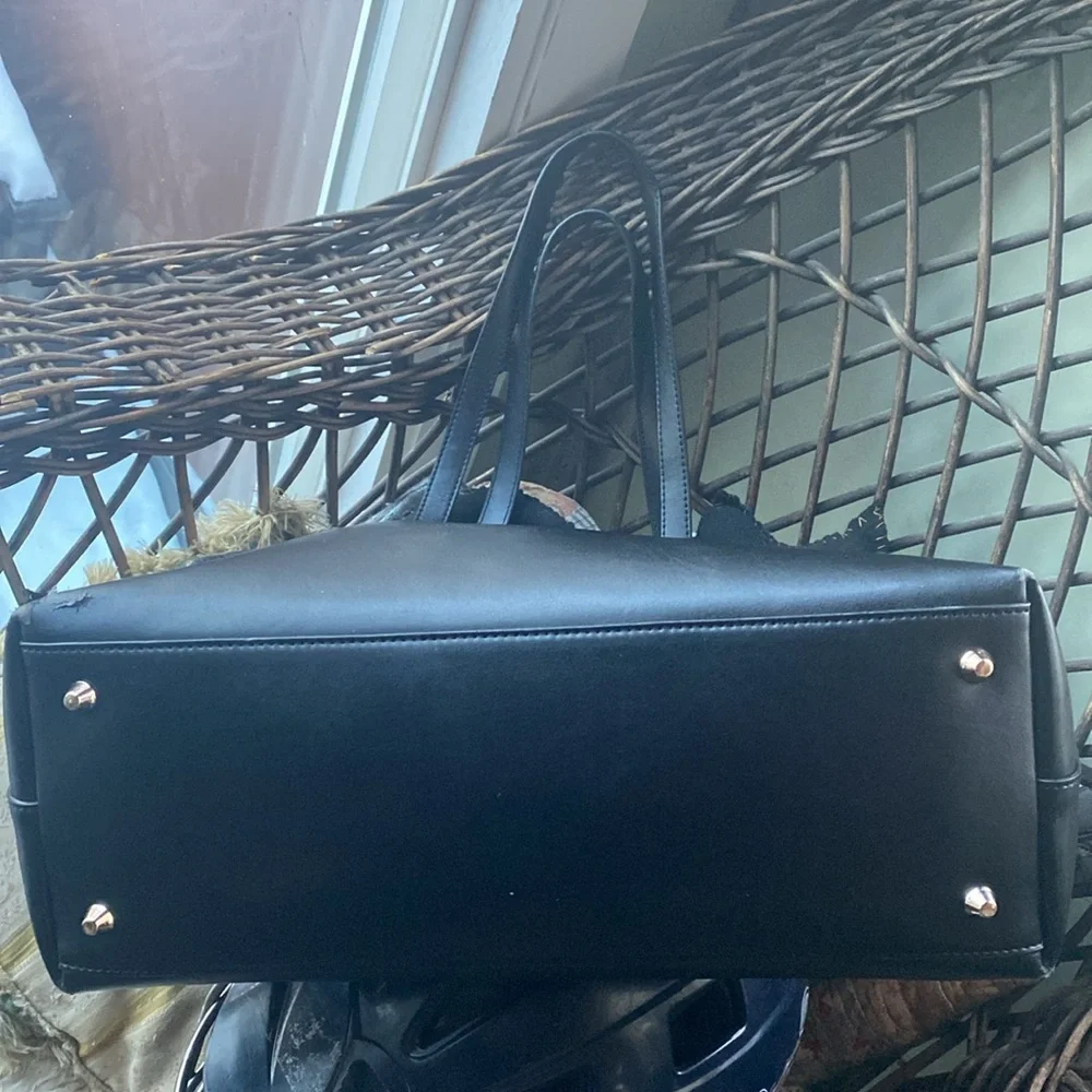 Nikki Williams Hampton Tote - Picture 7 of 13